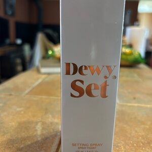 Anastasia Beverly Hills Setting Spray Gold BNIB
